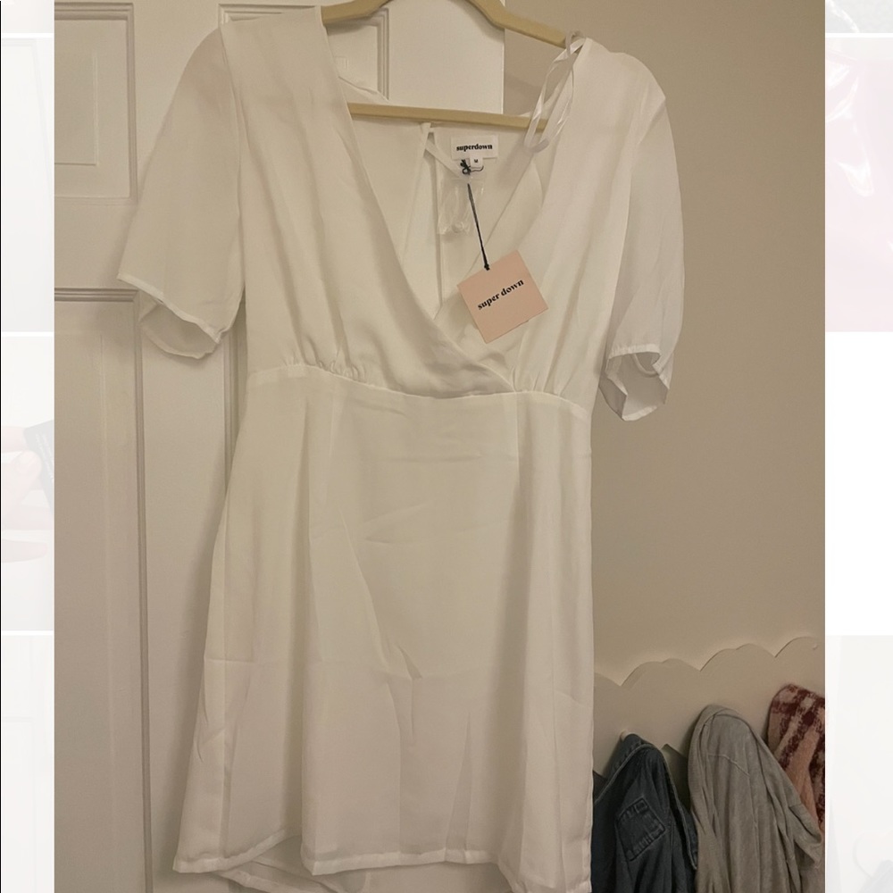 Superdown mini white dress size medium. NEVER WORN.